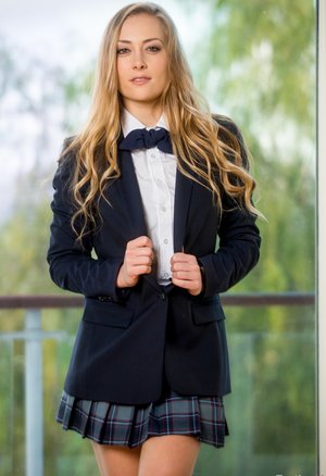 18 year old girl sexys her sisters boyfriend and sends her the selfie as proof